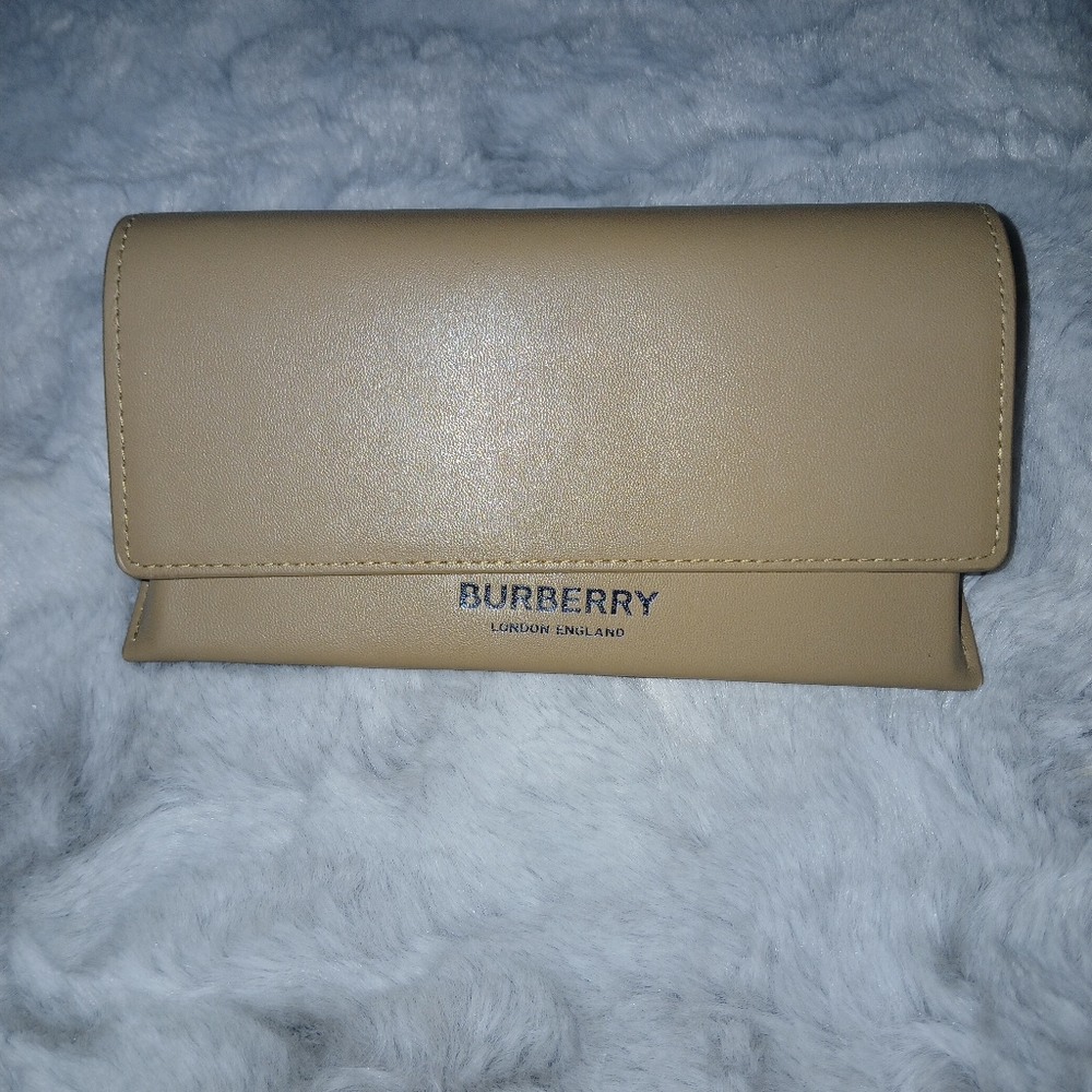 BURBERRY Sunglasses Holder